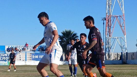 Cara a cara. 9 de Julio y Minero ya se vieron las caras este año y empataron en el Este. Este domingo van por la corona del Torneo Apertura.