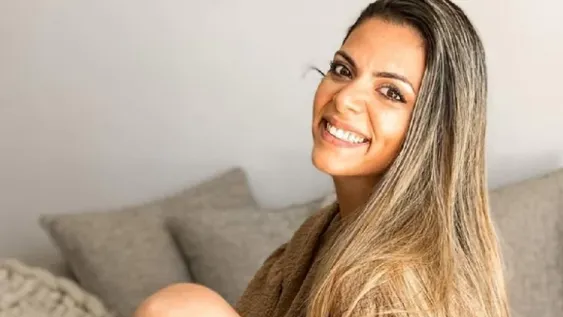 En bikini y barbijo, Belu Lucius compartió un momento íntimo desde el ascensor