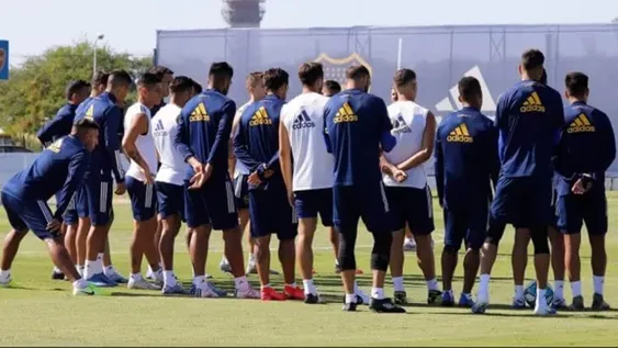 Boca: charla motivacional y sin señales