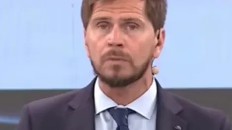Quedó el micrófono abierto y se escuchó el insulto a un DT: “Es muy pelotudo”