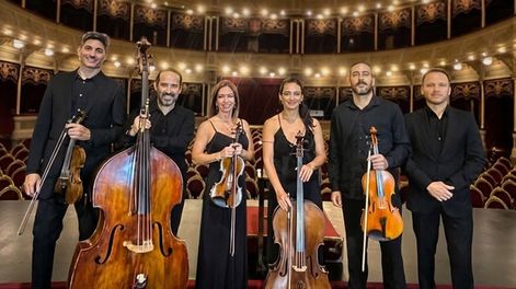 Mozarteum San Juan presenta una experiencia inmersiva, que fusiona la musica de Camerata Docta con artes visuales, en vivo.