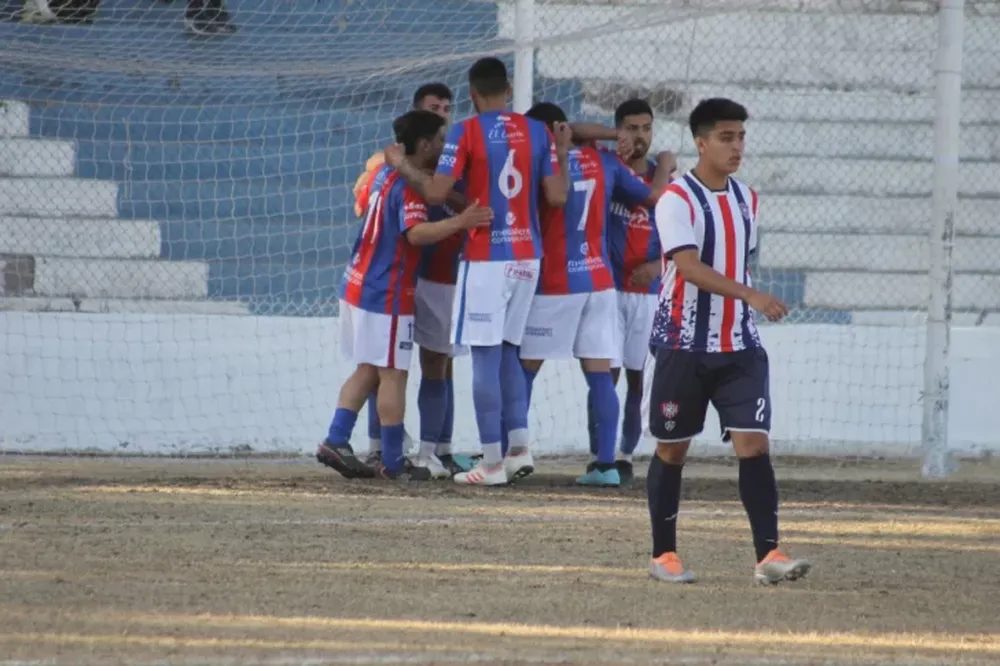 San Lorenzo de Ullum ganó de visitante y se prende con los de arriba
