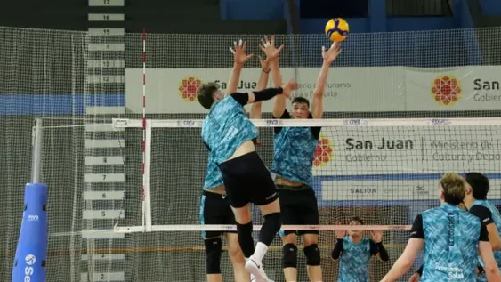 EL EQUIPO dirigido por Marcelo Méndez entrenó en el Cantoni puliendo detalles para jugar contra Cuba, mañana y el viernes.