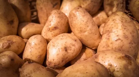 Ni bicarbonato, ni limón, ni vinagre: cómo limpiar ollas y sartenes para devolverles el brillo