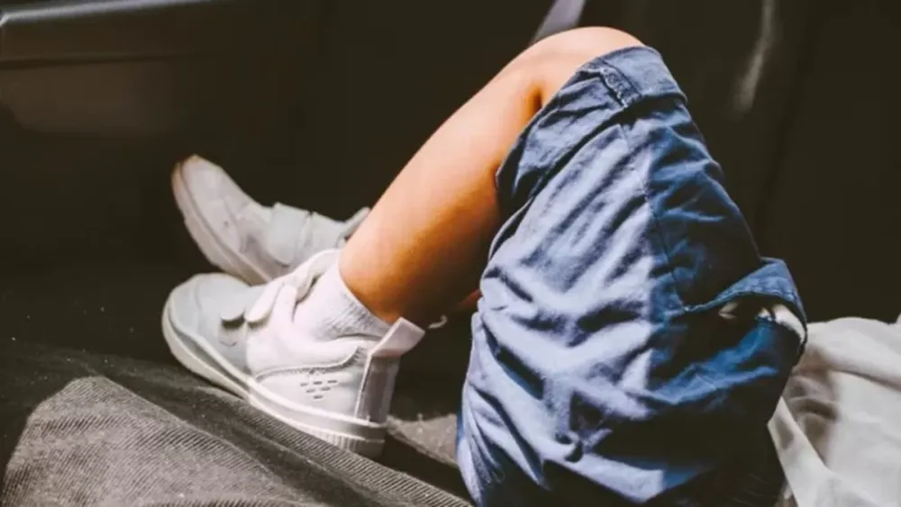 Olvidó a su hijo de 2 años en el auto y murió por un golpe de calor