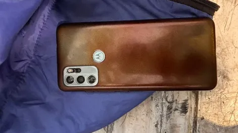 Detuvieron a un sujeto que le robó el celular a una mujer a bordo de un colectivo en pleno centro