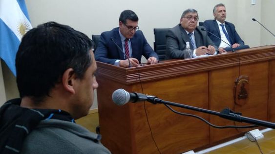 Le dan 10 años de cárcel por abusar de su hijastra