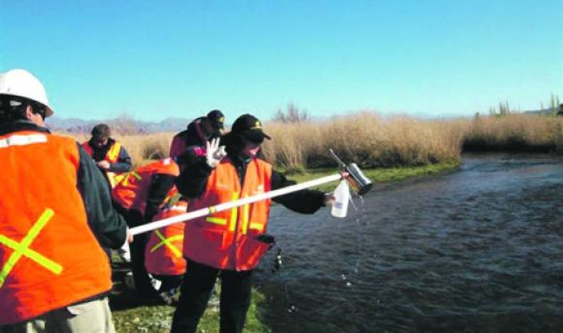 2- ¿Se arroja sustancias tóxicas al río?