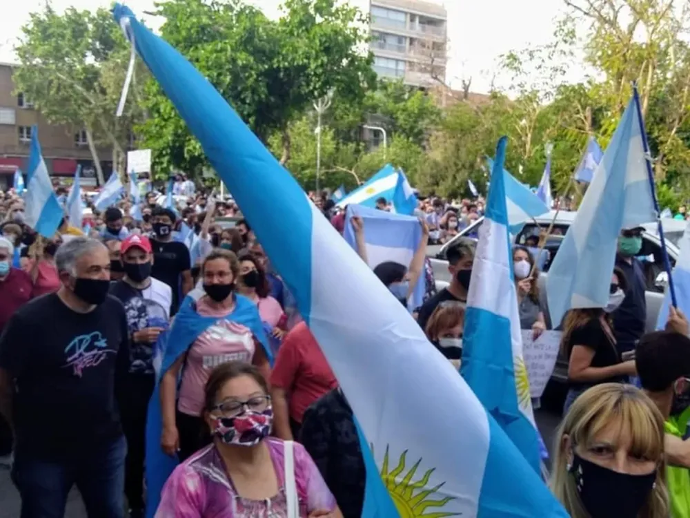 La manifestación opositora tuvo también su réplica en San Juan