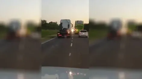Filmaron las imprudentes maniobras de un camionero que casi provoca una tragedia