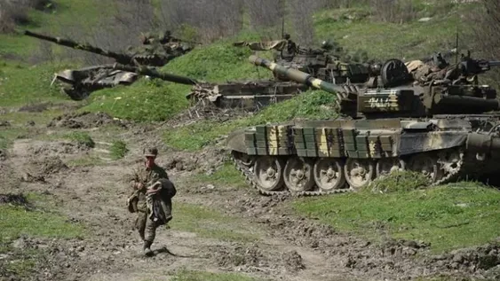 Siguen los enfrentamientos entre Armenias y Azerbaiyán en Nagorno Karabaj