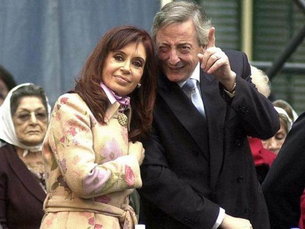 CFK recordó a Néstor Kirchner con dos videos que resumen su legado