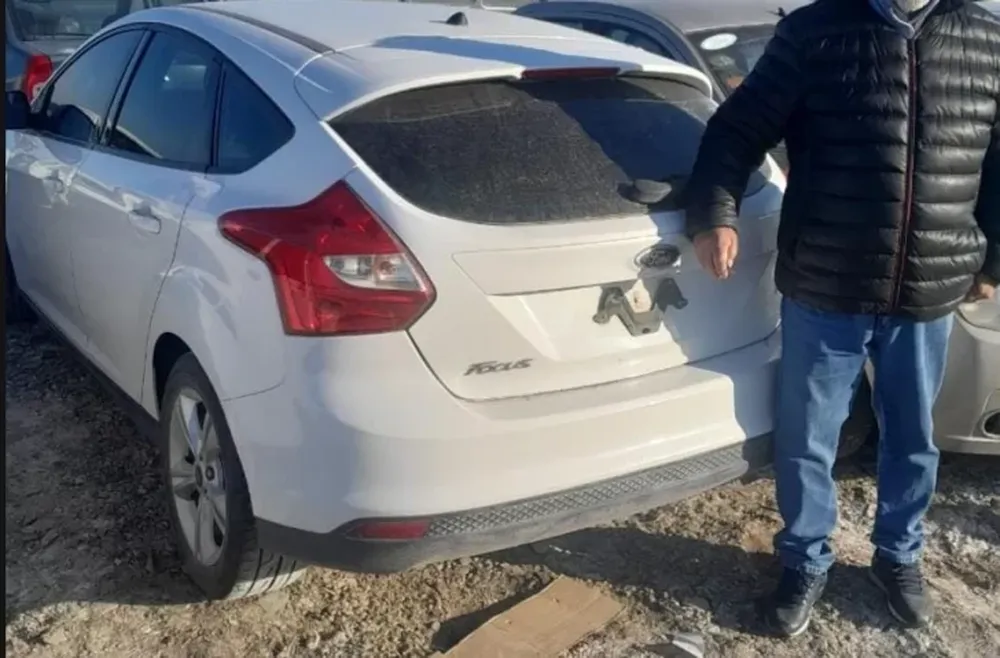 El Ford Focus había sido robado en Córdoba y lo encontraron aquí.