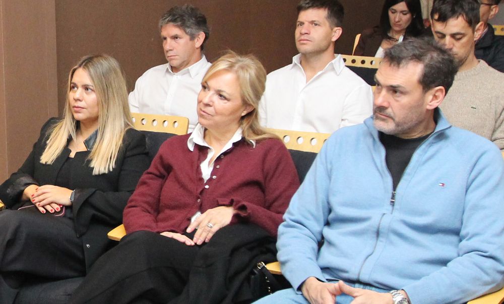 Georgina Riveros presidenta de unión industrial de mendoza joven. Empresa Grupo Fonther; Carolina Martín de empresa Las Marías Construcciones SA; Juan Franco Badaloni de Grupo Andesmar y Hernán Fontana de Grupo Fonther.