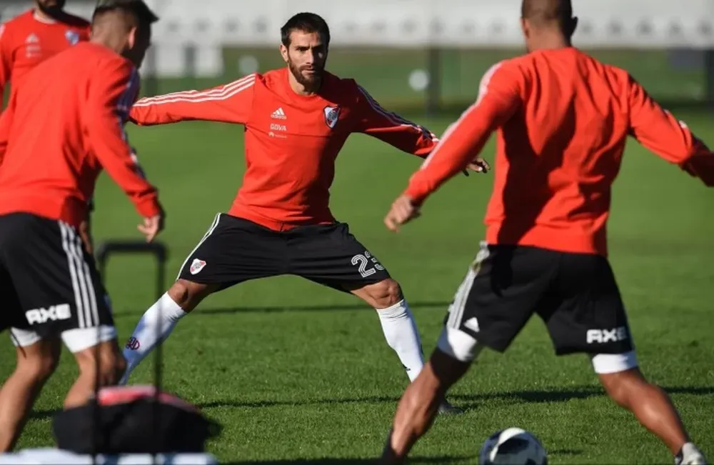 Gallardo paró dos equipos en el penúltimo entrenamiento antes de viajar