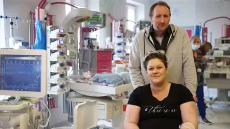 Una madre con siete hijos dio a luz a quintillizos en Polonia