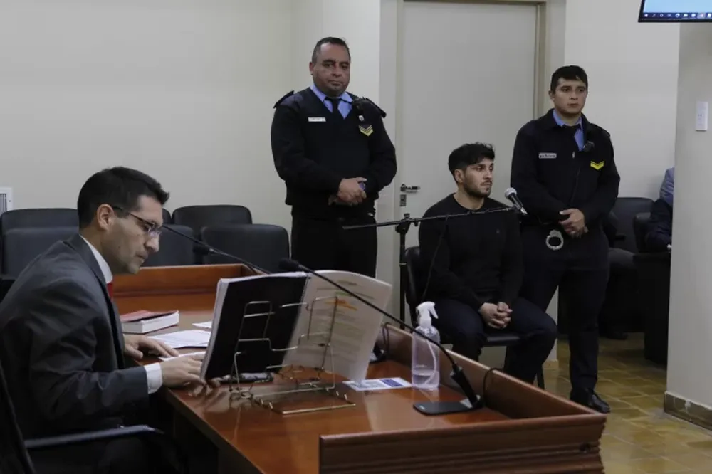 Insinuación, sexo oral y eliminación de mensajes: la noche de Pes con la víctima