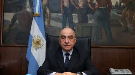 ENTRA. Vilches es un médico especializado en gestión de sistemas de salud.