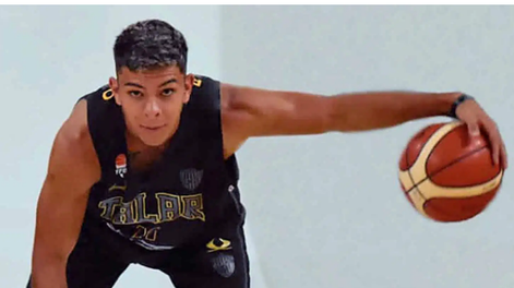 Balean en el rostro a un basquetbolista durante un asalto