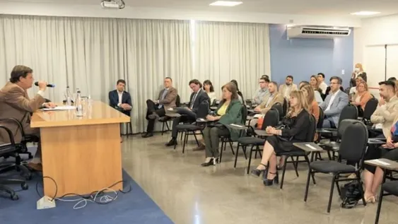 El titular de la Corte criticó al gremio judicial por poner en duda la capacitación en género