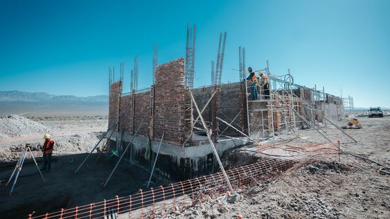 El Parque Solar Fotovoltaico en Ullum ya tiene casi un 50% de avance de obra.