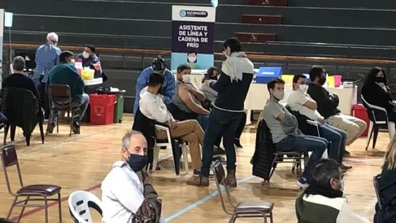 Fueron vacunadas 5.822 personas en el primer día de los nuevos grupos incorporados