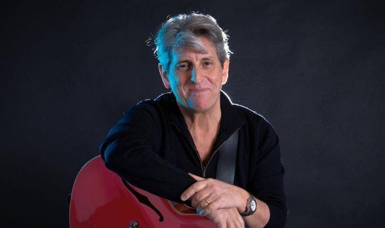 Roque Narvaja repasará sus grandes hits y desgranará su último álbum, Mar de la tranquilidad.