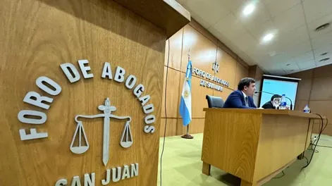 Debate en el Foro. Fotos: Daniel Arias.-