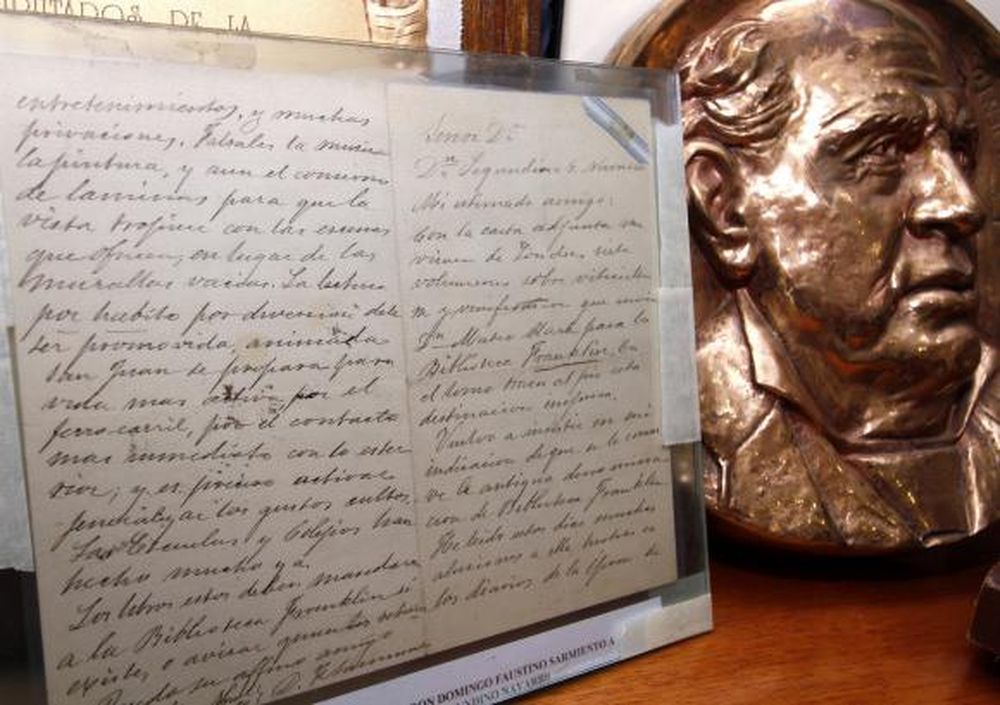 La Franklin guarda desde una carta de Sarmiento a libros de Shangai