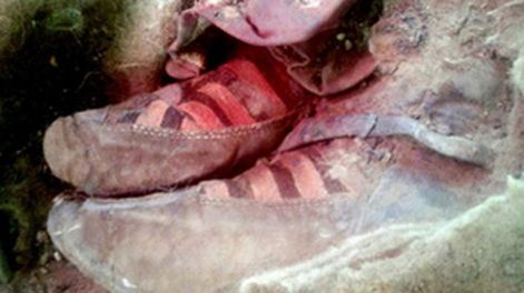 ¿Una momia de 1.500 años con Adidas?