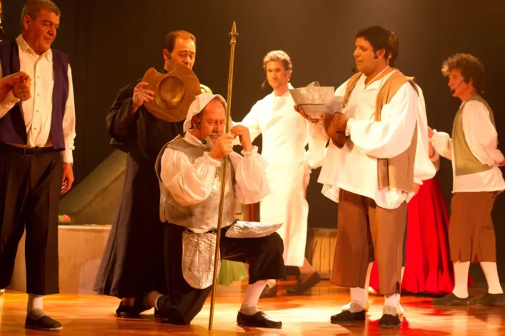 Una obra de teatro que construye