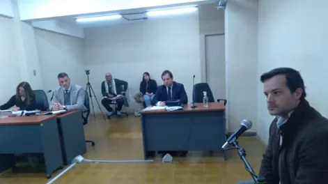 El médico Leonardo Santiago Furlotti (derecha) se abstuvo de dar su versión de los hechos.