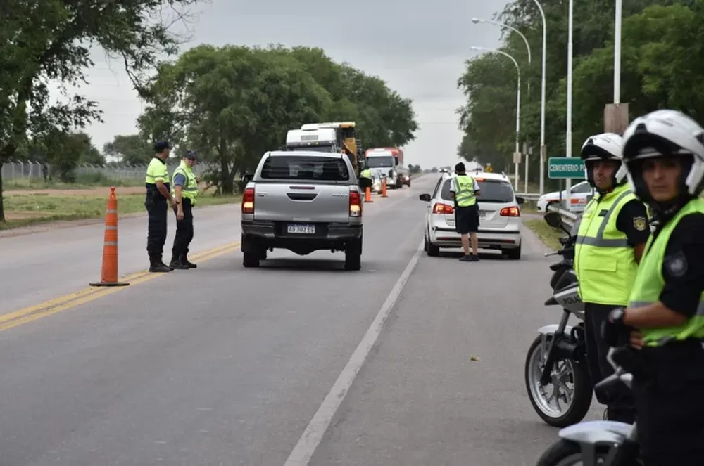 Habilitaron el permiso de traslado para quienes quedaron aislados en el país, por 4 días
