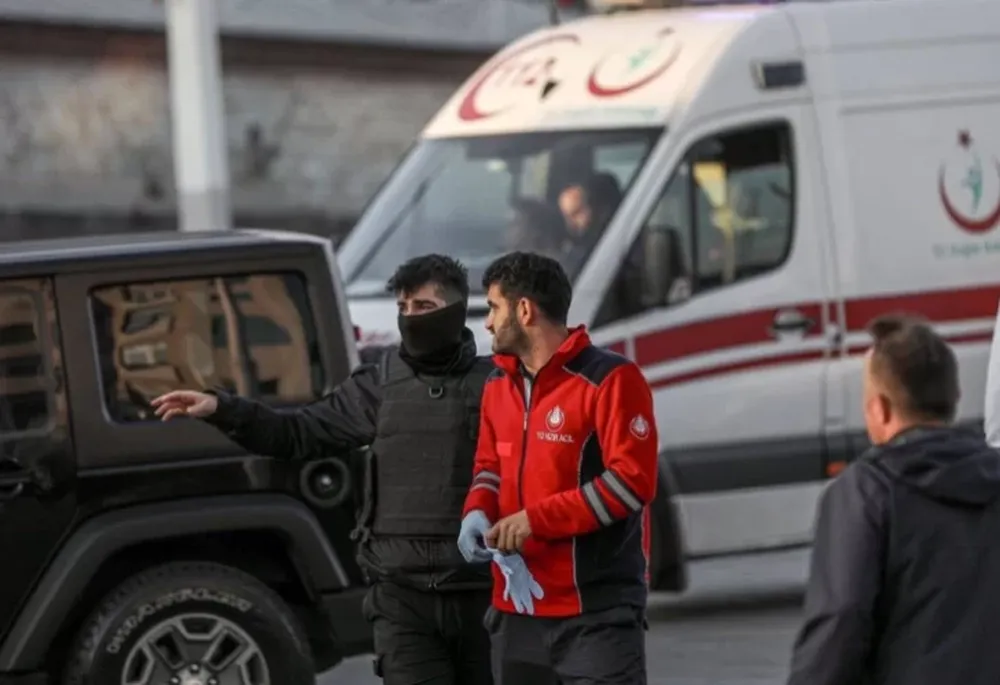 Un camión embistió a una multitud en un funeral y causó cinco muertes y 25 heridos