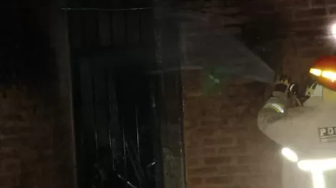 La picardía de un niño que jugaba con un encendedor casi termina en tragedia