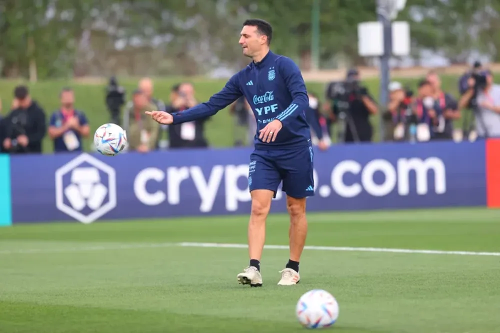 Scaloni rearma el equipo para enfrentar a Croacia sin Acuña y con Di María y De Paul en duda