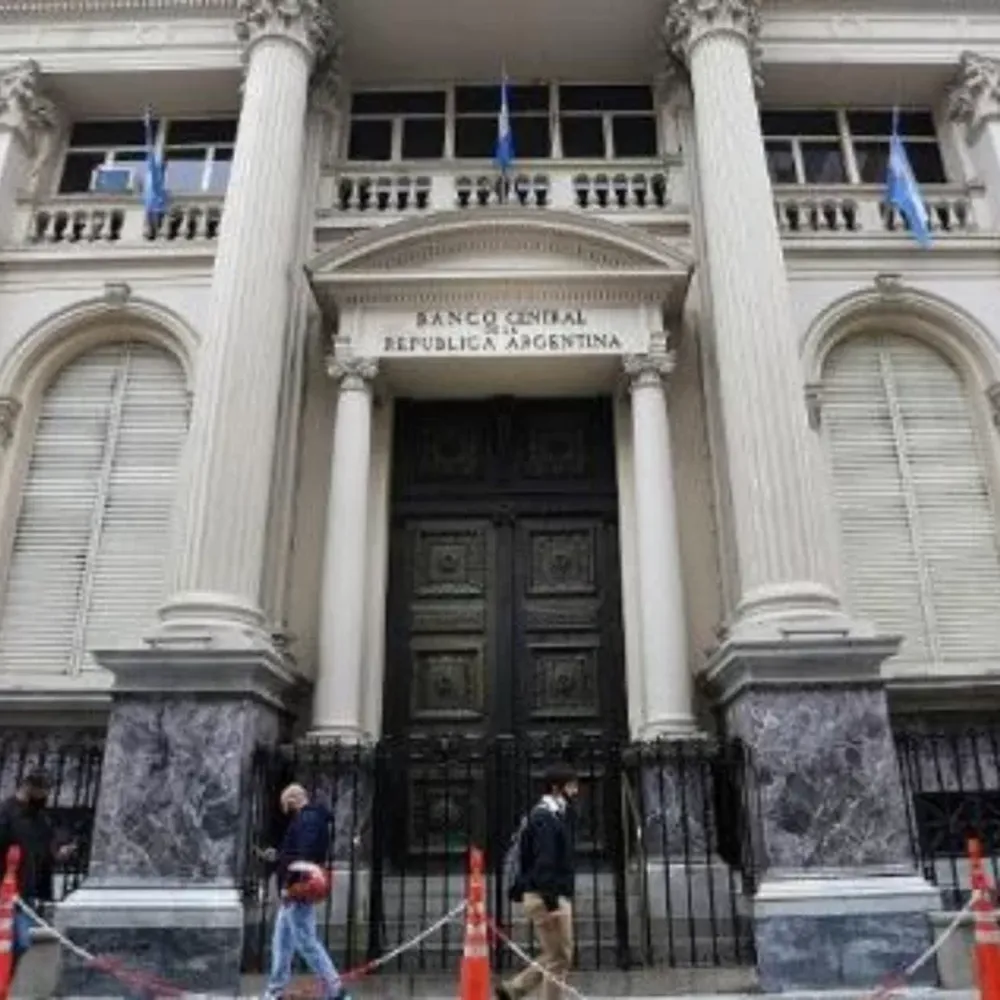 El Banco Central bajó la tasa de interés de referencia al 70 por ciento