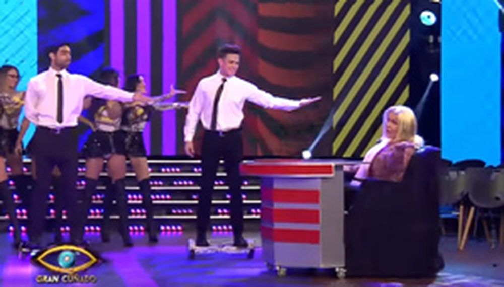 Lilita entró a “Gran Cuñado” cantando y sobre un escritorio