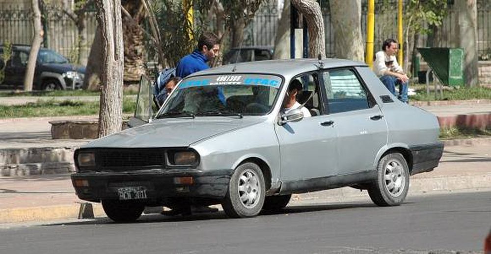Caucete busca blanquear   todos los remises truchos