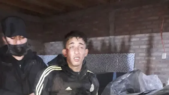 Intentó robar trepando por el techo: se resbaló, golpeó con la cabeza y quedó inconsciente