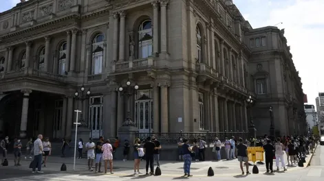 Con más de 100.000 contagios diarios ponen foco en los niños