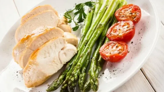 Paso a paso: como desintoxicar el cuerpo después del fin de semana largo