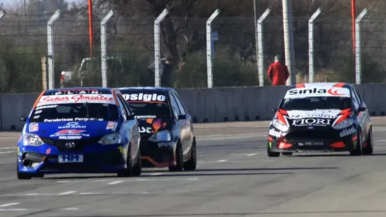 Los Hnos. Leánez largan entre los diez primeros