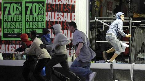 Muerte y saqueos en Londres