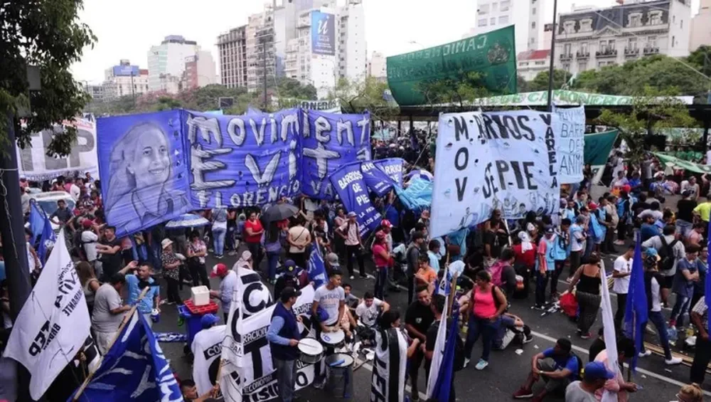 El Gobierno y sus cinco medidas para que la crisis no impacte en sectores vulnerables