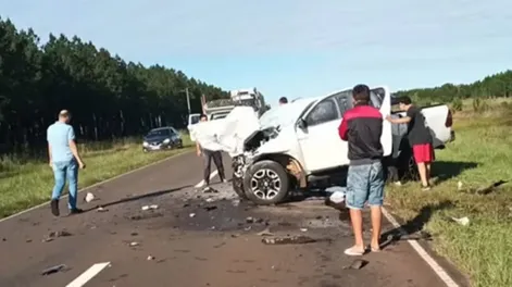 Dos camionetas chocaron de frente en Ruta Nacional 12: murieron cuatro personas
