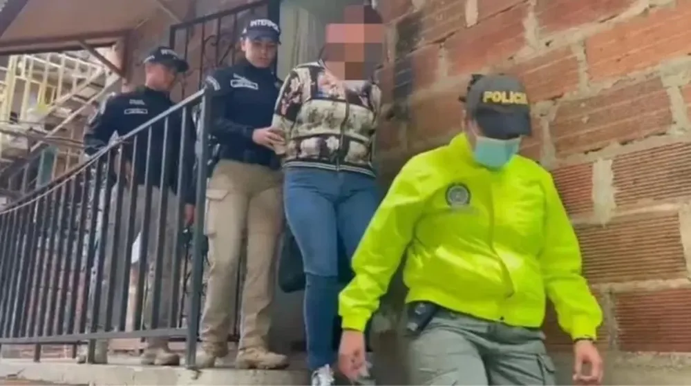 Una madre fue detenida por filmar a sus hijos de 1, 7 y 9 años mientras eran abusados