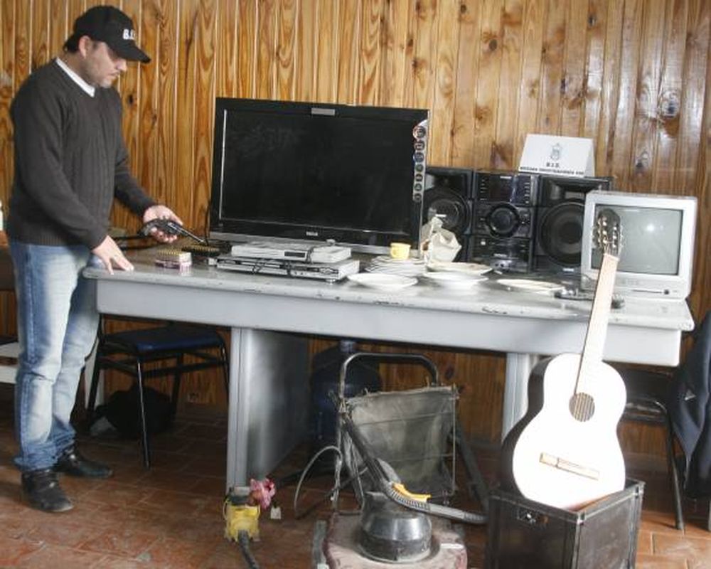 Caen por robarle a su vecino