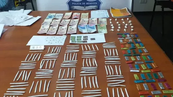 Curioso allanamiento en Mendoza: hallan 267 dosis de una droga letal