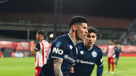 El volante marcó el único gol del encuentro, que le permitió no solo el triunfo a Independiente sino también trepar a la cima de la tabla anual.